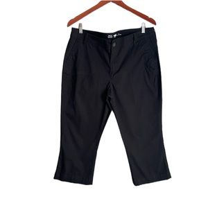 Old Navy Bootcut Cropped Black Pants Women’s size 14